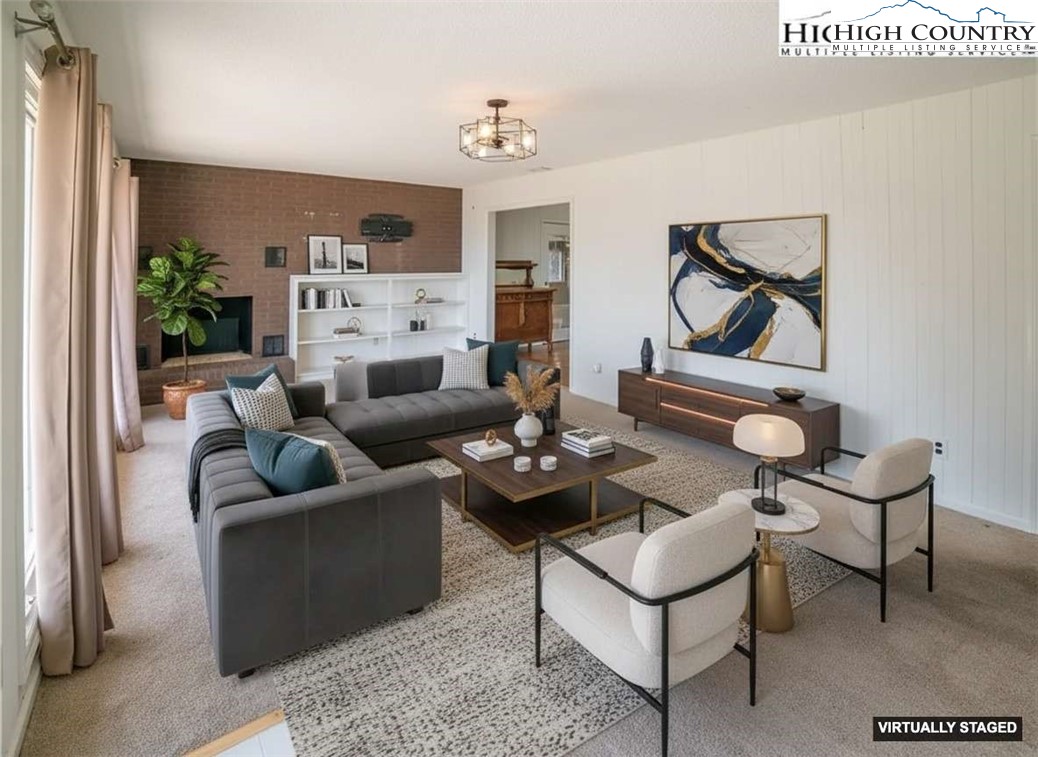 Elk Park, North Carolina 28622, United States, 5 Bedrooms Bedrooms, ,4 BathroomsBathrooms,Residential,Active,157905