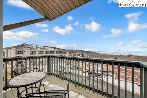 Photo of 301 Pinnacle Inn Road #4314, Beech Mountain, NC 28604 (MLS # 259858)