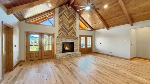 Photo of 739 Shelter Rock Circle CIR, Sugar Mountain, NC 28604 (MLS # 265147)