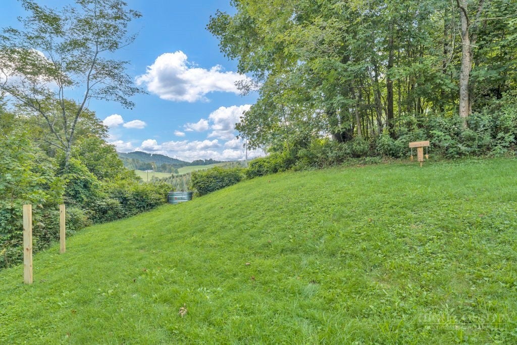 6104 Howards Creek Road