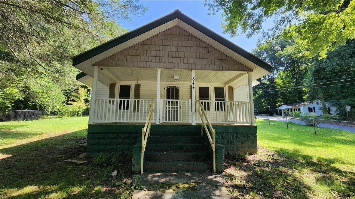844 Connahetta Street