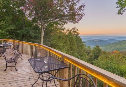 Photo of 192 Wild Daisy Lane, Beech Mountain, NC 28604 (MLS # 261518)