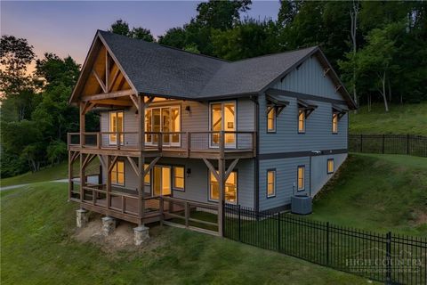 Photo of 726 Silver Springs Drive, Banner Elk, NC 28604 (MLS # 263226)