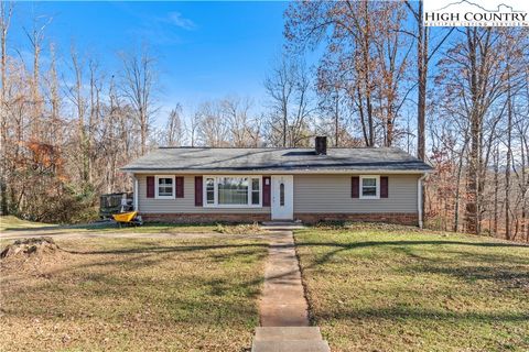 Photo of 133 South Street, Elkin, NC 28621 (MLS # 259194)