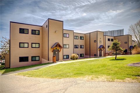 Photo of 103 Sugar Ski Drive #331, Sugar Mountain, NC 28604 (MLS # 261288)