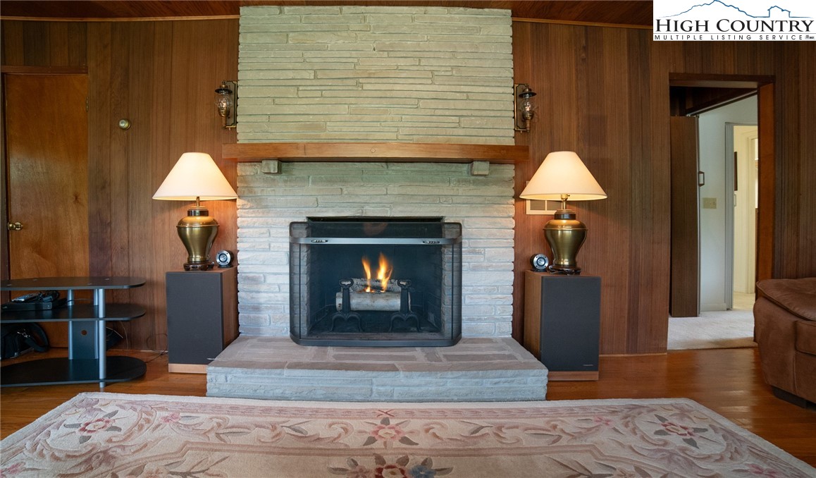 Newland, North Carolina 28657, United States, 2 Bedrooms Bedrooms, ,2 BathroomsBathrooms,Residential,Active,143878