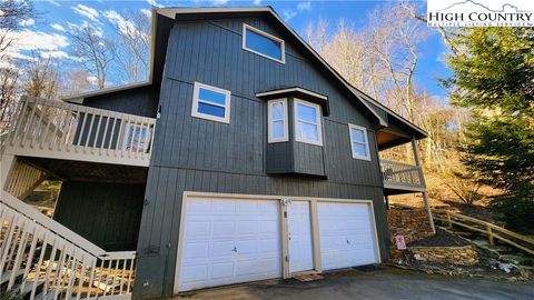 Photo of 393 Green Cove Road, Sugar Mountain, NC 28604 (MLS # 254597)