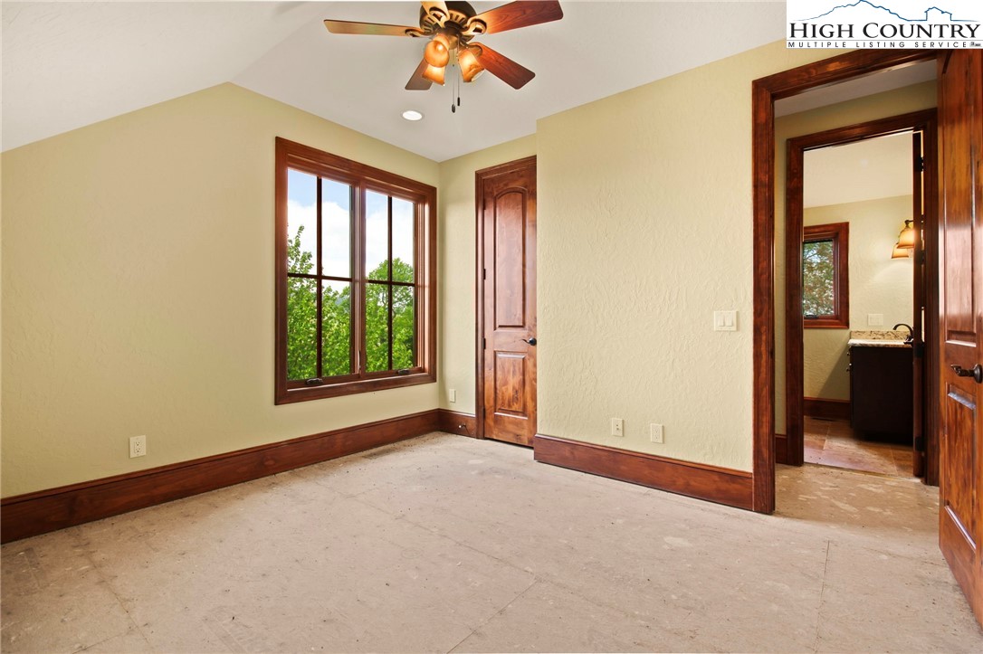 Blowing Rock, North Carolina 28605, United States, 6 Bedrooms Bedrooms, ,7 BathroomsBathrooms,Residential,Active,130915