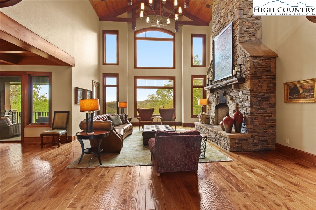 Blowing Rock, North Carolina 28605, United States, 6 Bedrooms Bedrooms, ,7 BathroomsBathrooms,Residential,Active,130915