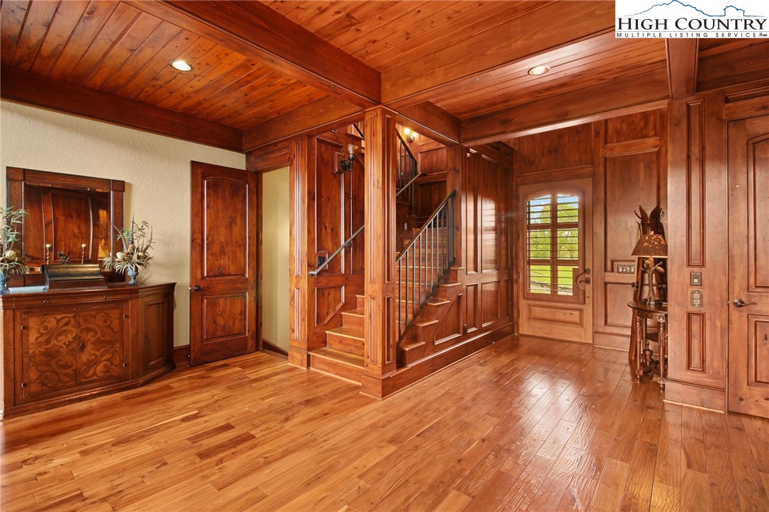 Blowing Rock, North Carolina 28605, United States, 6 Bedrooms Bedrooms, ,7 BathroomsBathrooms,Residential,Active,130915