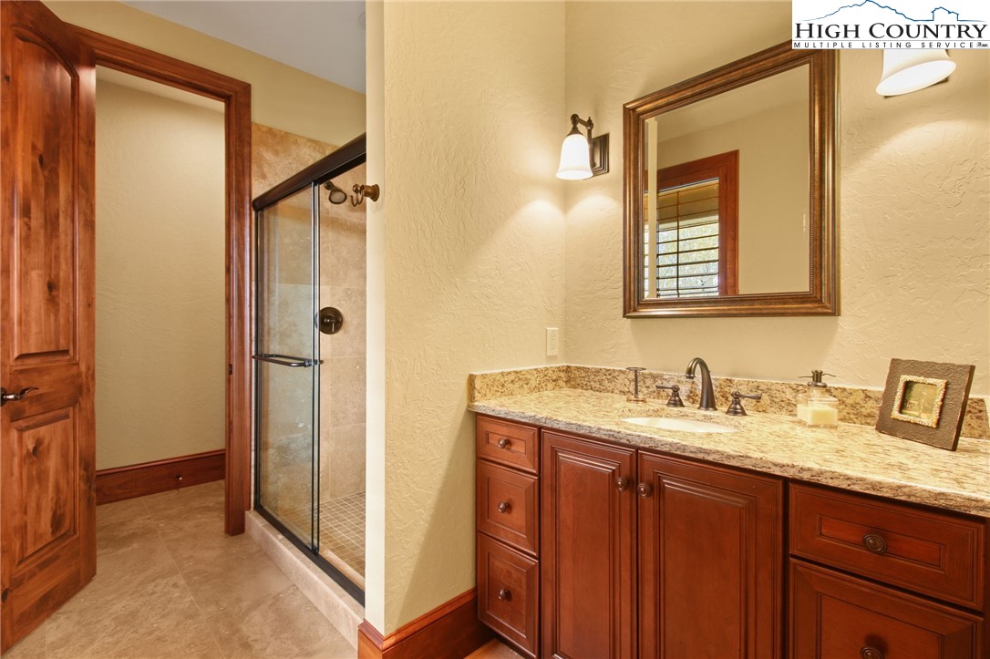 Blowing Rock, North Carolina 28605, United States, 6 Bedrooms Bedrooms, ,7 BathroomsBathrooms,Residential,Active,130915