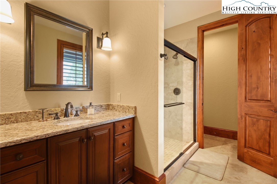 Blowing Rock, North Carolina 28605, United States, 6 Bedrooms Bedrooms, ,7 BathroomsBathrooms,Residential,Active,130915