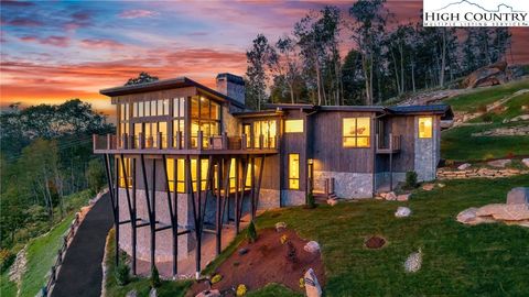 Photo of 404 Silver Eagle Trail, Banner Elk, NC 28604 (MLS # 258350)