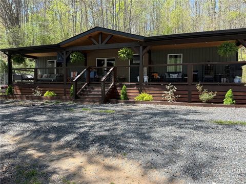 Photo of 71 Ledford Ridge Lane, Bakersville, NC 28705 (MLS # 262083)