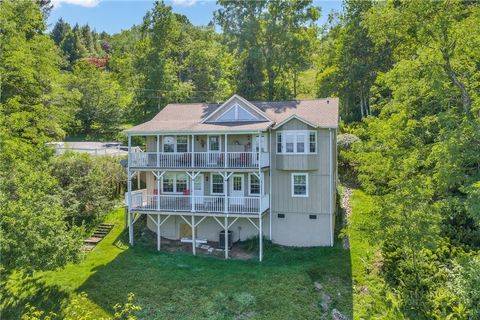 Photo of 844 Alpine Drive Dr, Blowing Rock, NC 28605 (MLS # 263078)