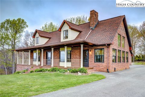 Photo of 908 Cool Woods Drive, Boone, NC 28607 (MLS # 249351)