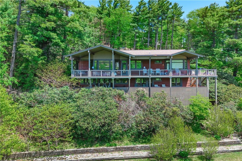 Photo of 501 Green Hill Road, Blowing Rock, NC 28605 (MLS # 261737)