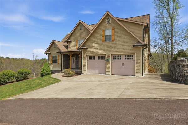 437 WHISPERING RIVER DR, CRUMPLER, NC 28617 - Image fffa14b166d6ddb1742e3cc457f01de0/2643737028