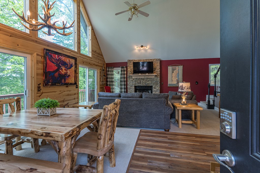 215 Warren Drive, MURPHY, North Carolina image 4