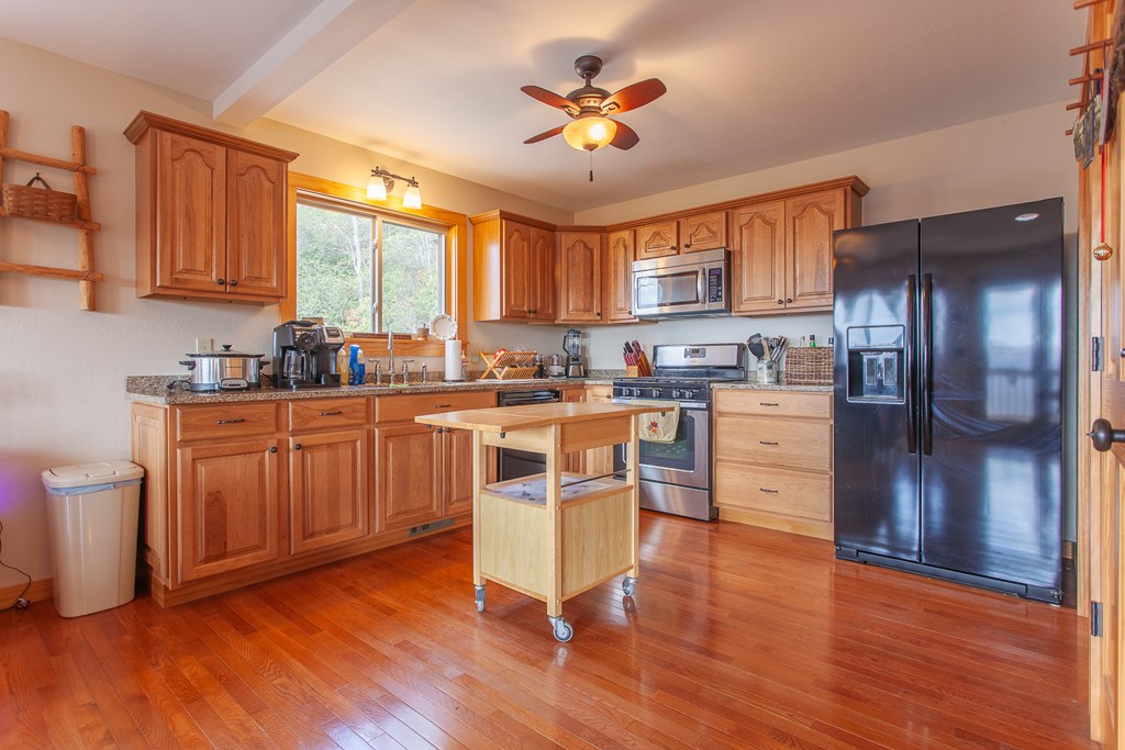 240 Hazelnut Road, BRYSON CITY, North Carolina image 10