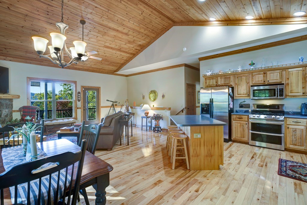 7031 Black Bear Trail, HIAWASSEE, Georgia image 16