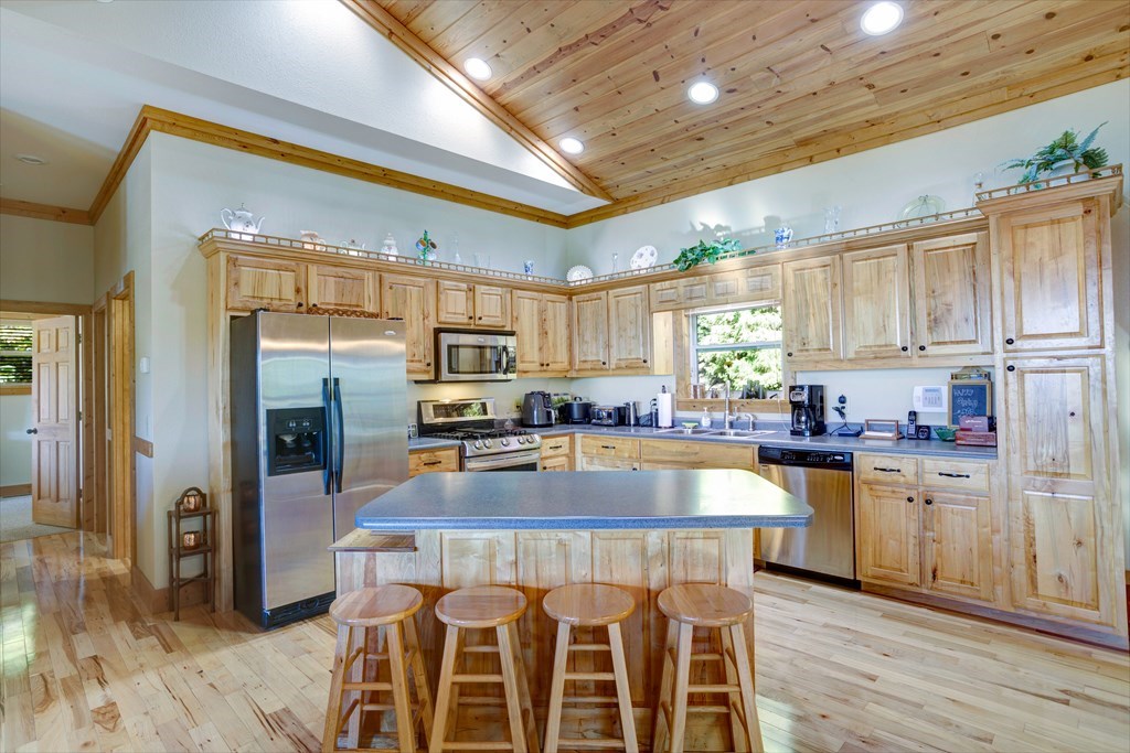 7031 Black Bear Trail, HIAWASSEE, Georgia image 11