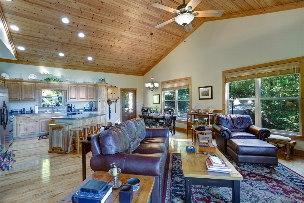 7031 Black Bear Trail, HIAWASSEE, Georgia image 9
