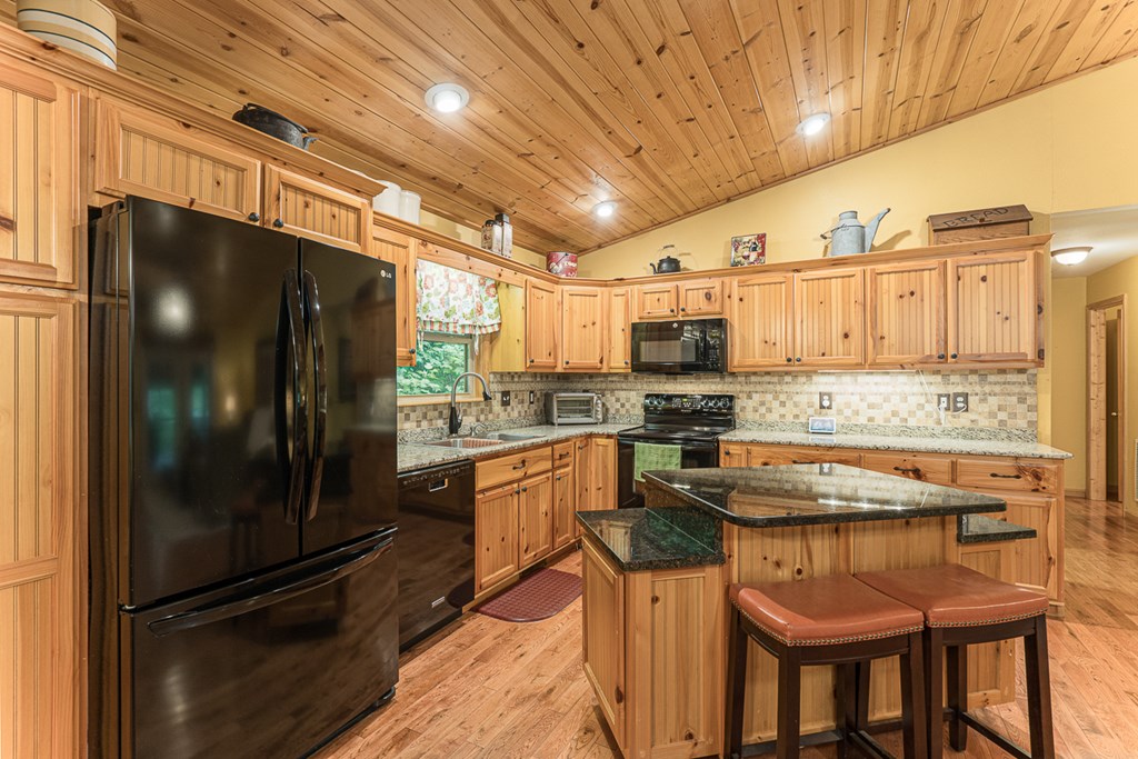 1498 Hollybrook Drive, MURPHY, North Carolina image 5