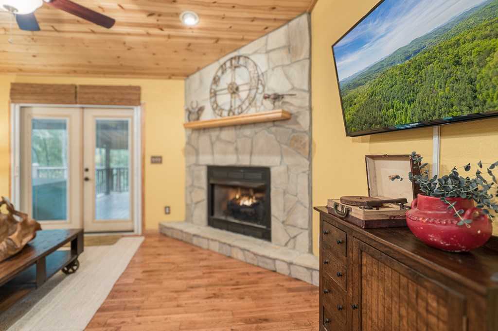 1498 Hollybrook Drive, MURPHY, North Carolina image 12