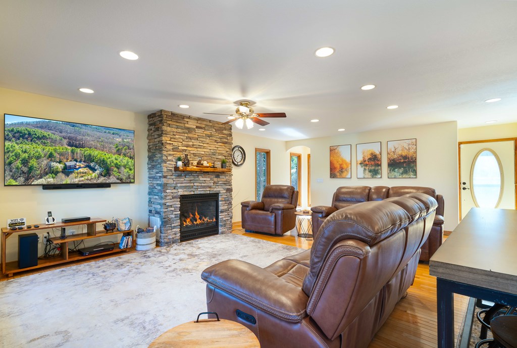 245 Roll Tide Drive, MURPHY, North Carolina image 16