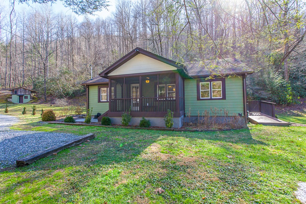 7150 Yellow Creek Road, ROBBINSVILLE, North Carolina image 3