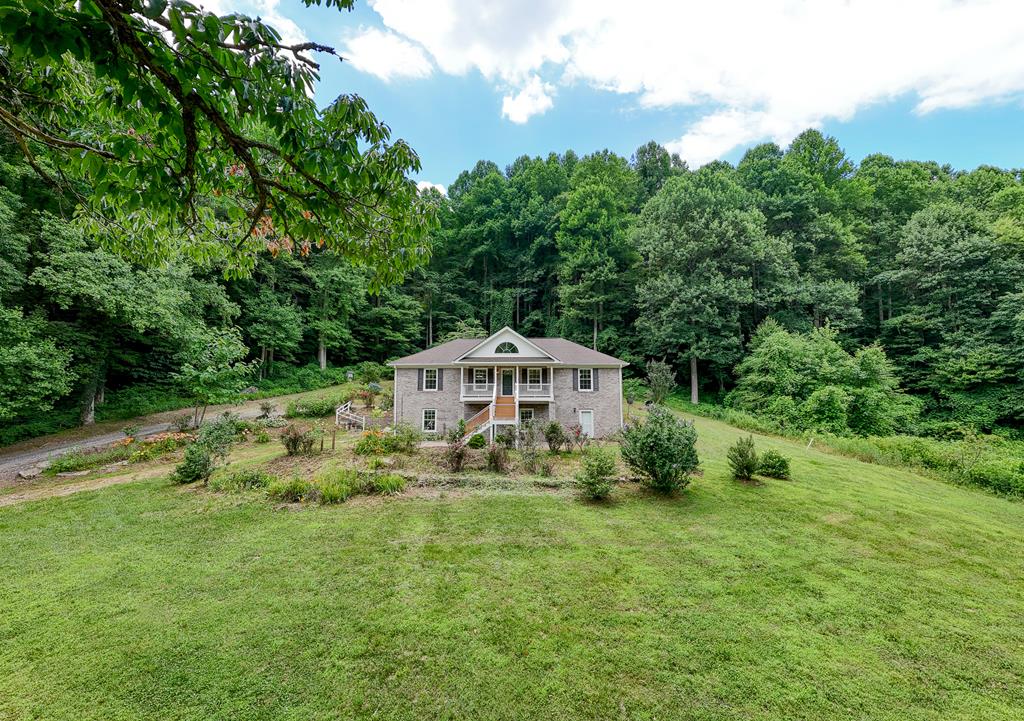 6758 Yellow Creek Road, ROBBINSVILLE, North Carolina image 1