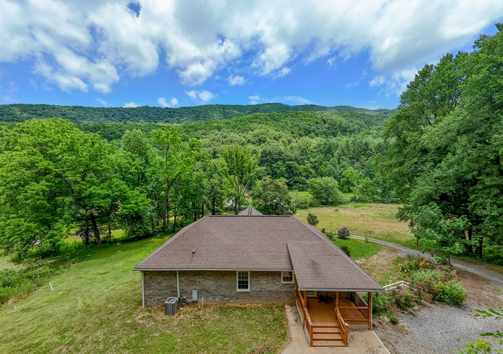 6758 Yellow Creek Road, ROBBINSVILLE, North Carolina image 9