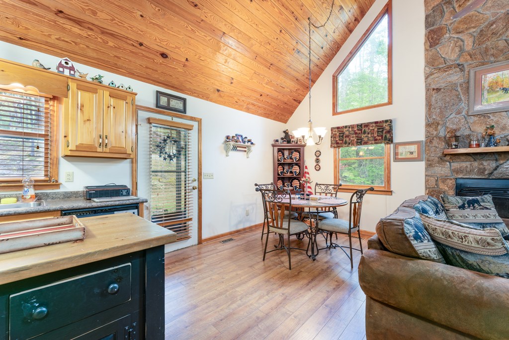 374 Country Lane, MURPHY, North Carolina image 6