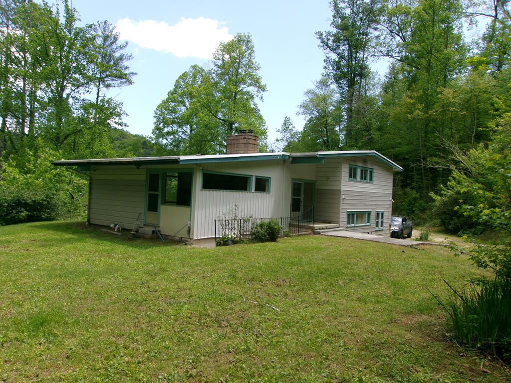 148 Milltown Rd, ROBBINSVILLE, North Carolina image 1