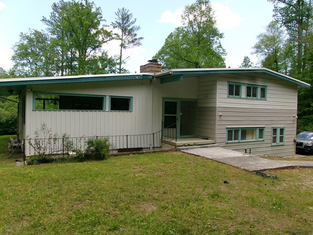 148 Milltown Rd, ROBBINSVILLE, North Carolina image 3