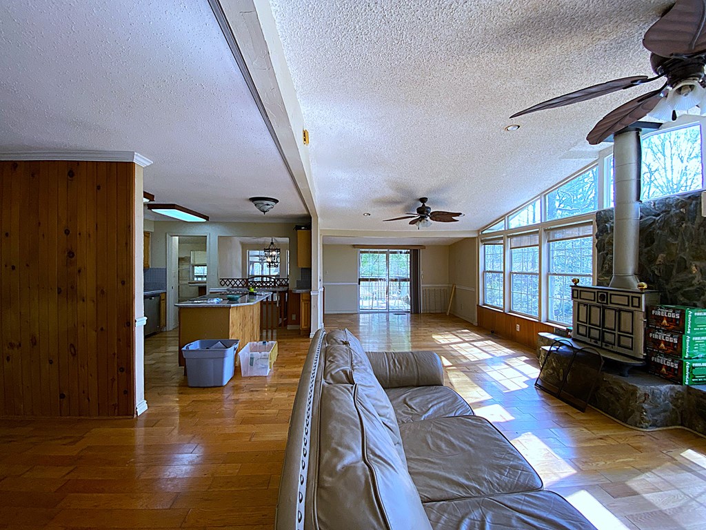 696 Chatuge Village Cir
