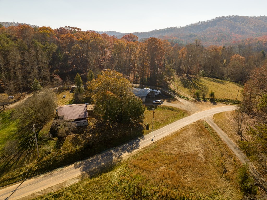 438 Lance Cove Rd, HAYESVILLE, North Carolina image 2