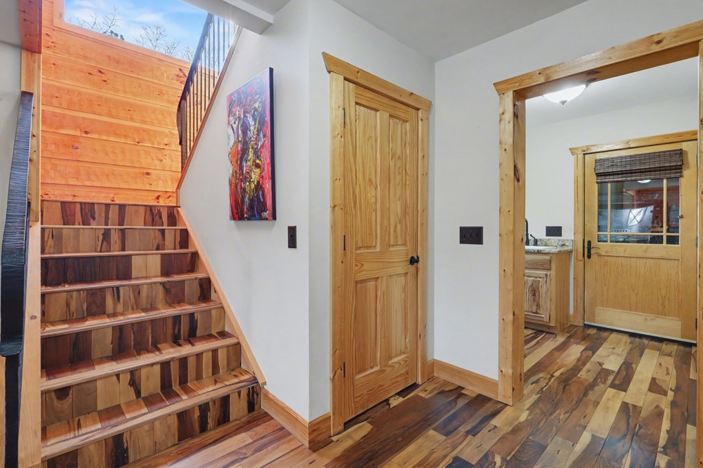 Hiawassee, Georgia, 30546, United States, 4 Bedrooms Bedrooms, ,3 BathroomsBathrooms,Residential,Active,2032075