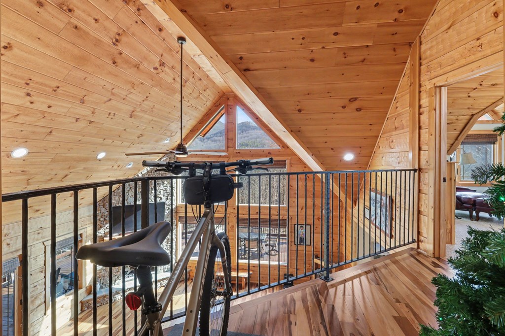 Hiawassee, Georgia, 30546, United States, 4 Bedrooms Bedrooms, ,3 BathroomsBathrooms,Residential,Active,2032075