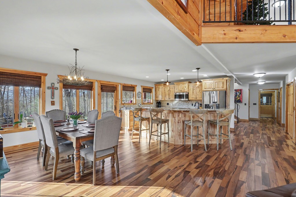 Hiawassee, Georgia, 30546, United States, 4 Bedrooms Bedrooms, ,3 BathroomsBathrooms,Residential,Active,2032075