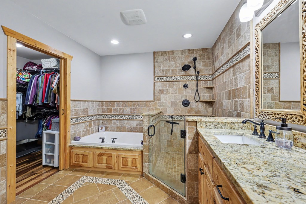 Hiawassee, Georgia, 30546, United States, 4 Bedrooms Bedrooms, ,3 BathroomsBathrooms,Residential,Active,2032075