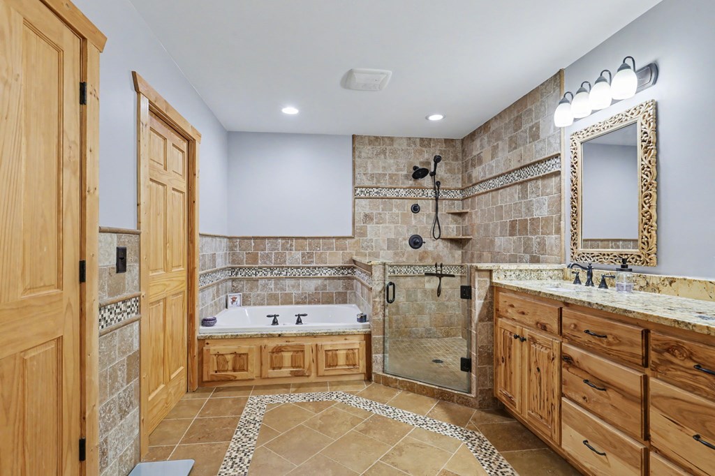 Hiawassee, Georgia, 30546, United States, 4 Bedrooms Bedrooms, ,3 BathroomsBathrooms,Residential,Active,2032075