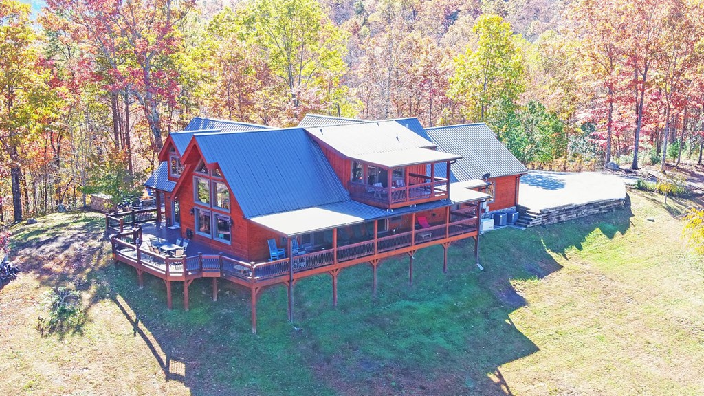 Hiawassee, Georgia, 30546, United States, 4 Bedrooms Bedrooms, ,3 BathroomsBathrooms,Residential,Active,2032075