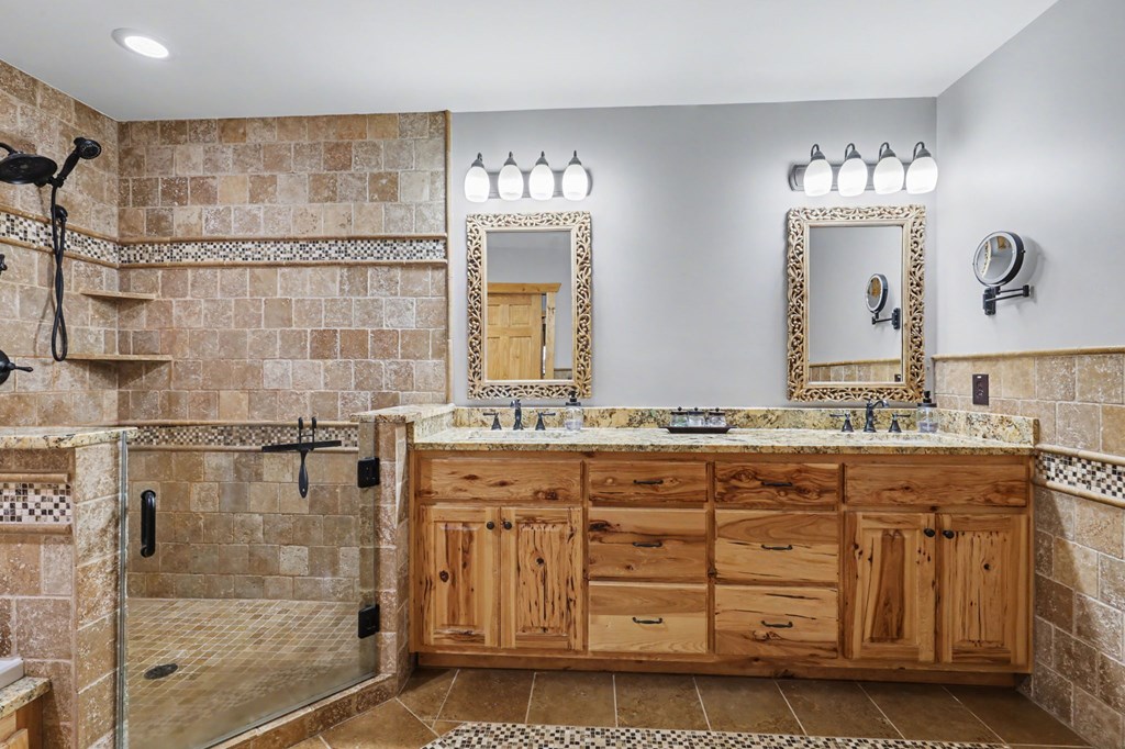 Hiawassee, Georgia, 30546, United States, 4 Bedrooms Bedrooms, ,3 BathroomsBathrooms,Residential,Active,2032075