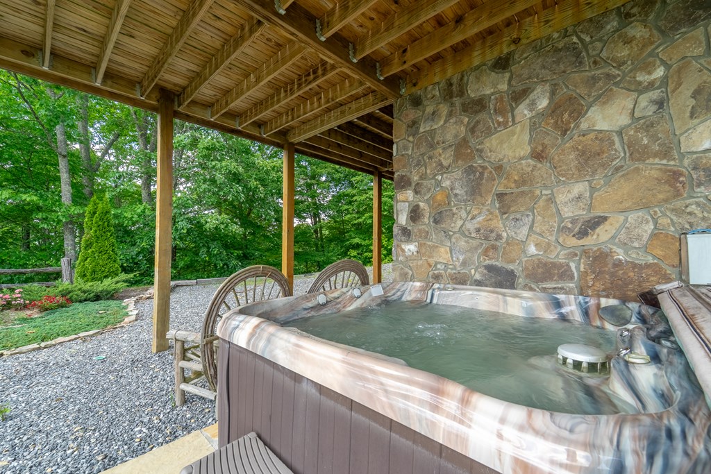 214 Indianola Lane, BRYSON CITY, New York image 40