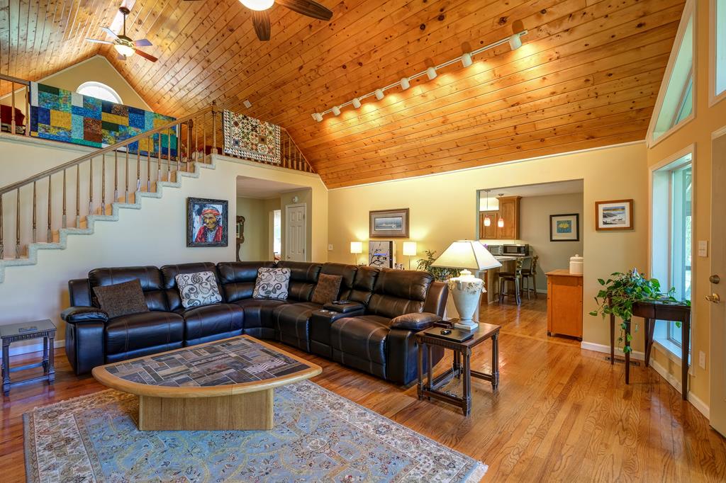 36 Woodcastle Lane, HAYESVILLE, New York image 11