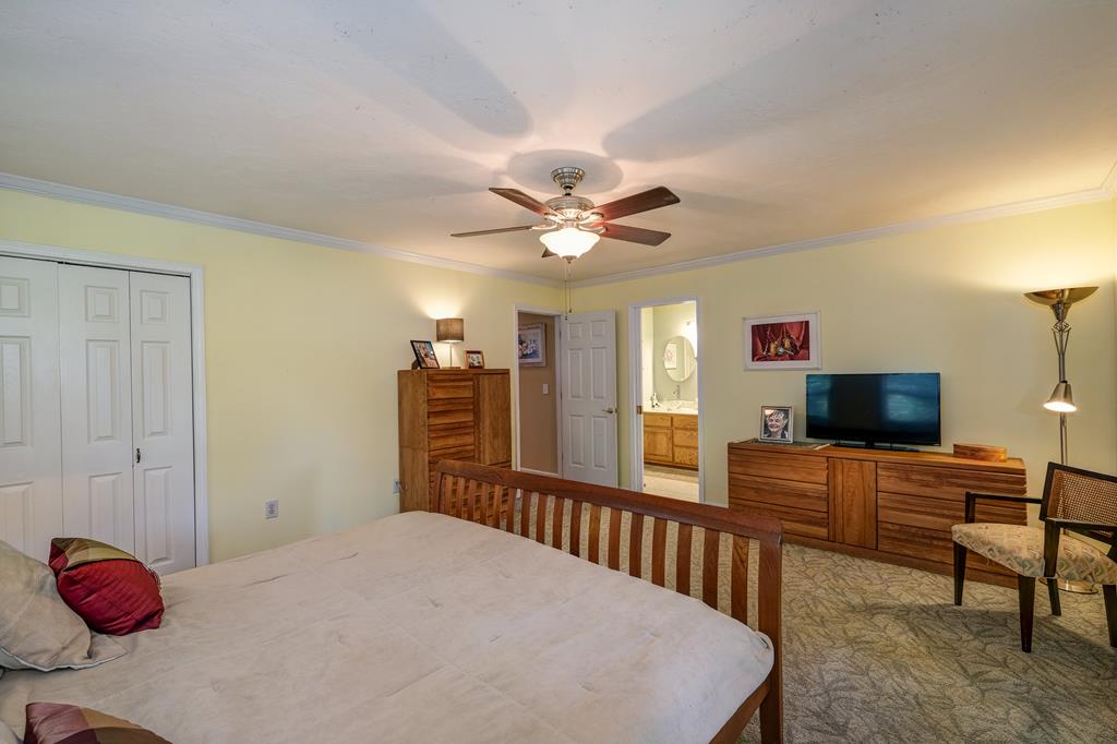 36 Woodcastle Lane, HAYESVILLE, New York image 24