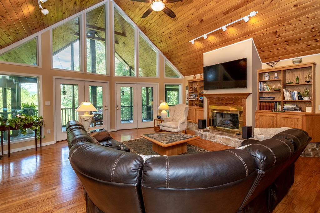36 Woodcastle Lane, HAYESVILLE, New York image 10