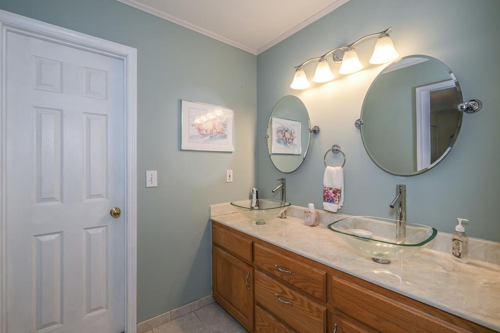 36 Woodcastle Lane, HAYESVILLE, New York image 25